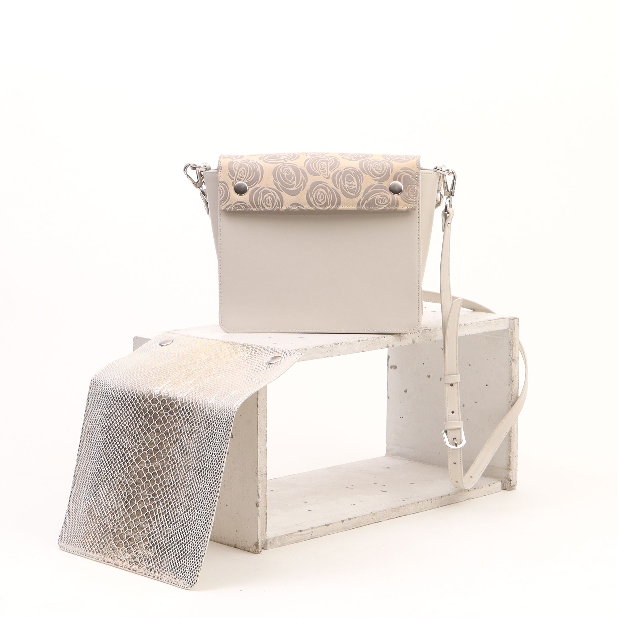 2065 2FVK - BAG WITH  DOUBLE COVERS AND HANDLE